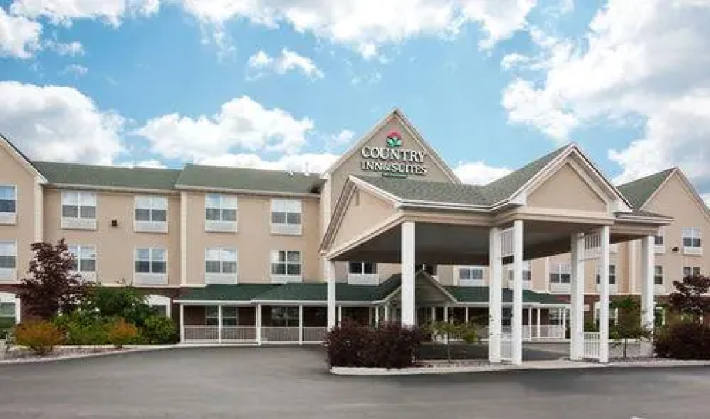 Country Inn & Suites By Carlson, Marinette, WI
