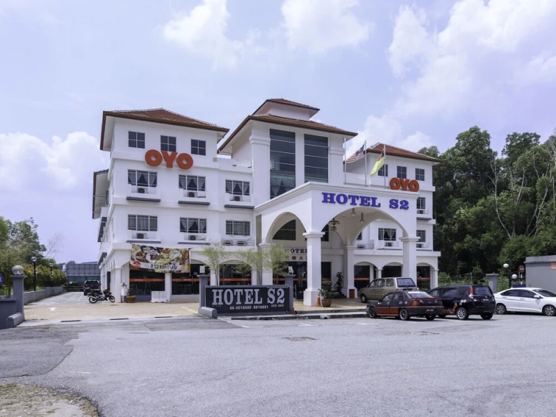 OYO 542 S2 Hotel