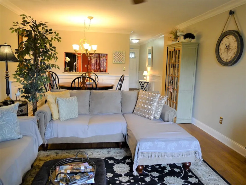 112 Chilton - 2 Bedroom Condo