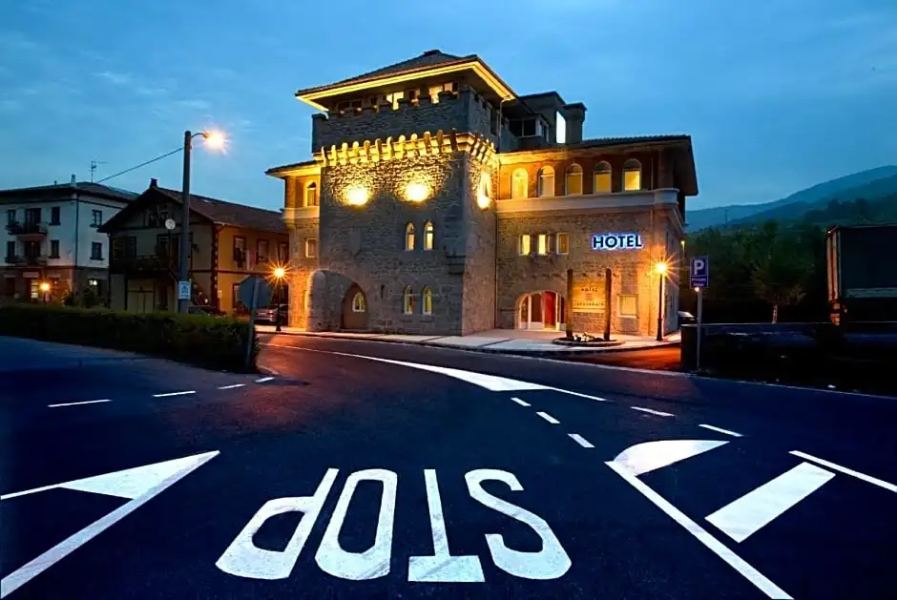 Hotel Errekagain