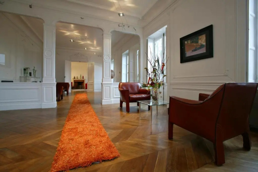 Chateau de Chassagne-Montrachet