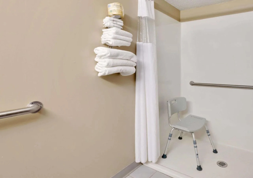 Travelodge by Wyndham Grand Forks