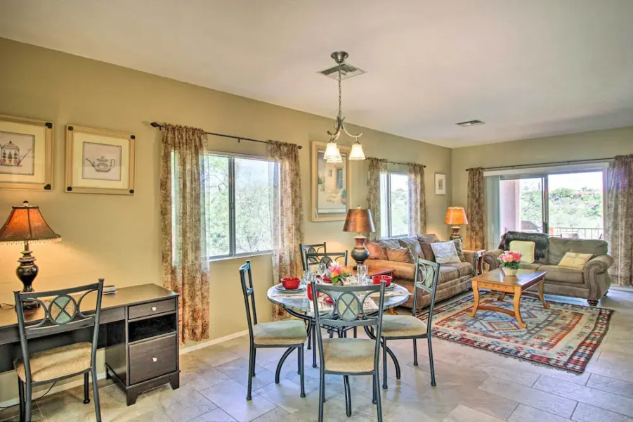 Relaxing Green Valley Townhome ~ 30 Mi to Tucson!