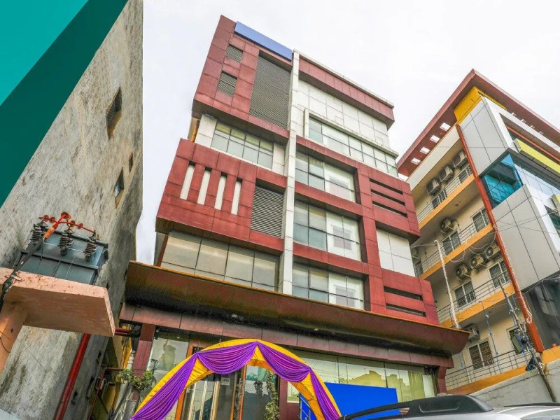 OYO 16930 Madhura Inn