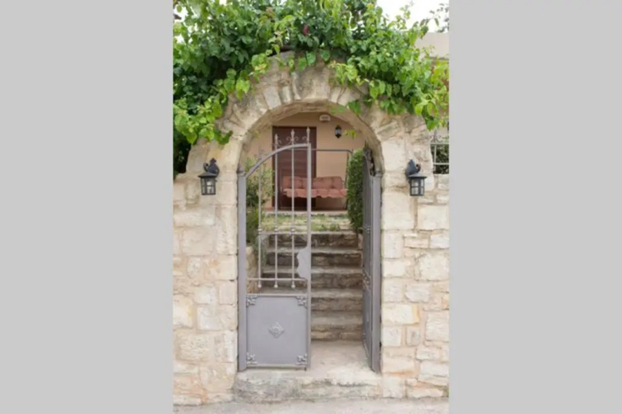 Heraklion Comfy House with Mountain View