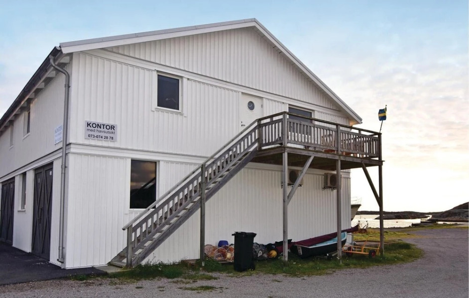 Nice Apartment in Väjern With 2 Bedrooms