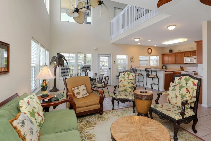 Yellow Bird Apartment