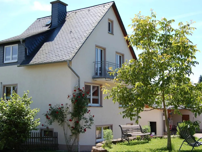 Comfortable Holiday Home Manderscheid With Garden