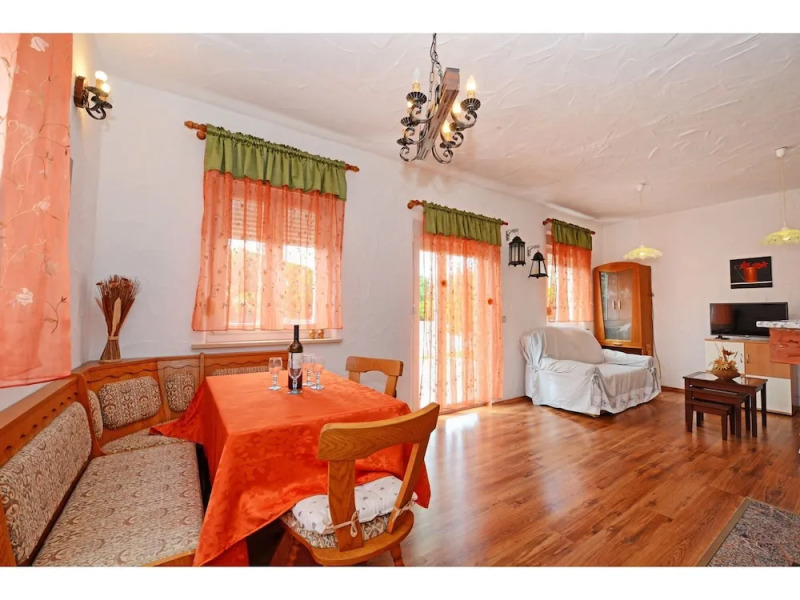 Adorable Holiday Home With Private Pool & Covered Terrace