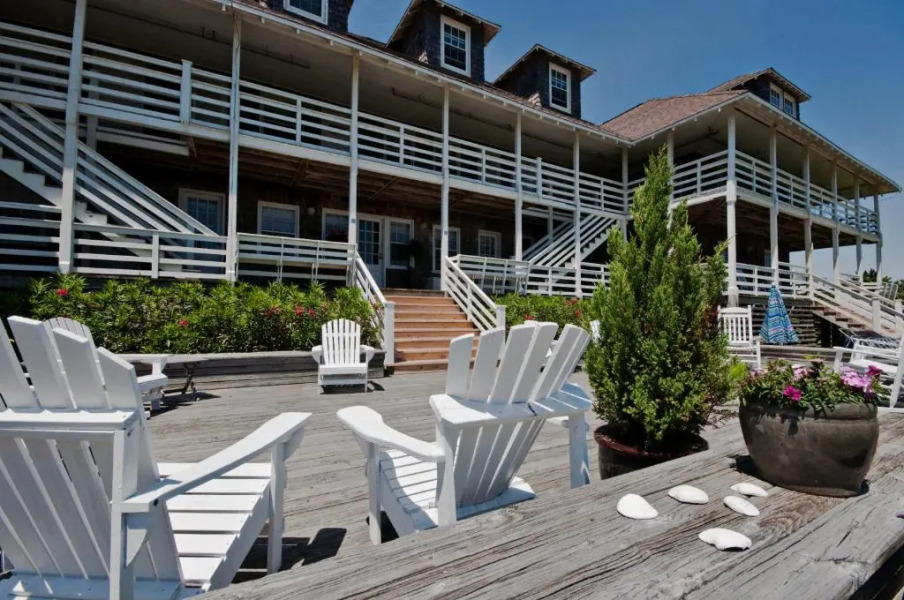 The First Colony Inn