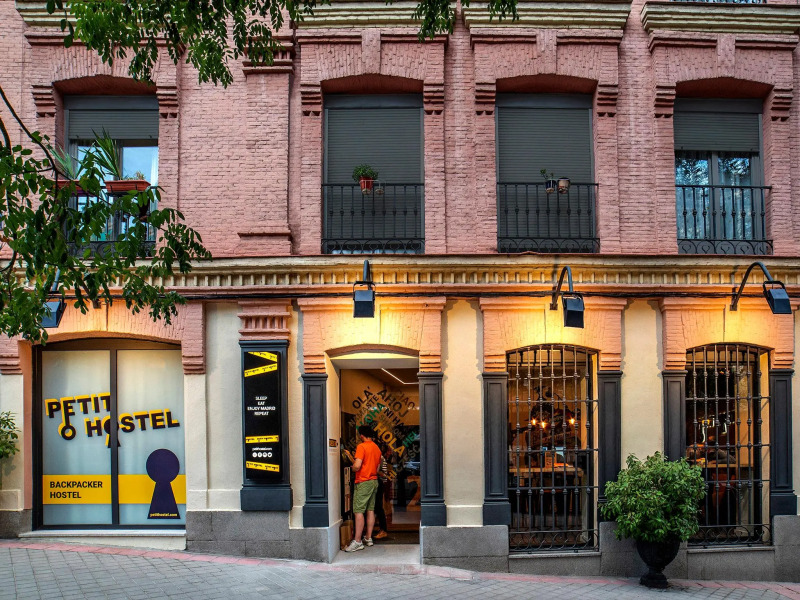 Petit Hostel La Latina - Adults Only