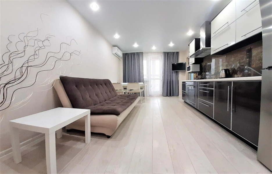 Мегаполис на улице Средне-Московская