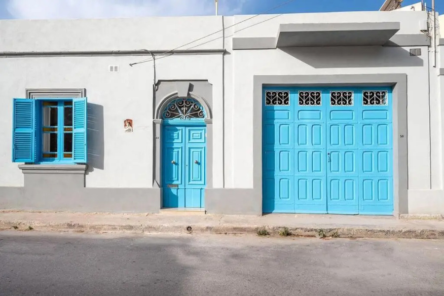 Traditional 3 bedroom home with hot tub (NEW)