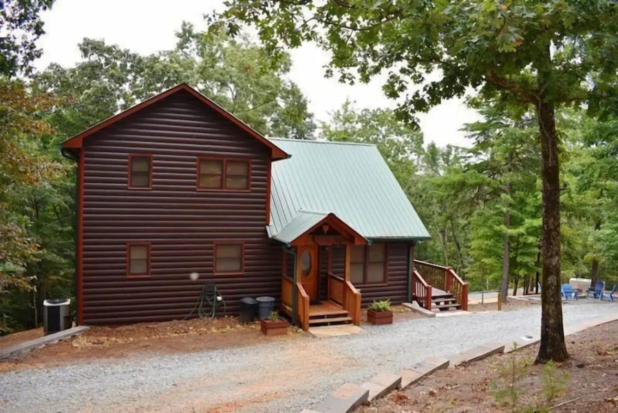 The Three Bear Lodge in Blue Ridge
