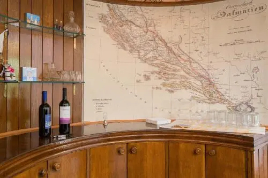 PLR-Royal luxury apartment