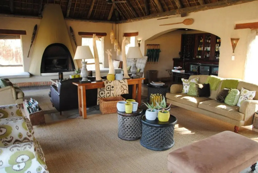 Thornybush Simbambili Lodge