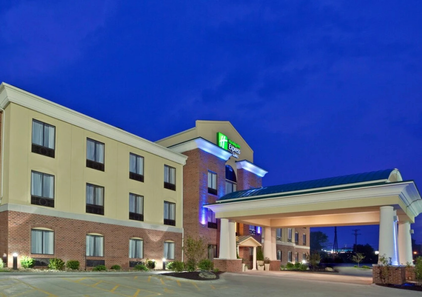 Holiday Inn Express And Suites Dayton North Tipp C