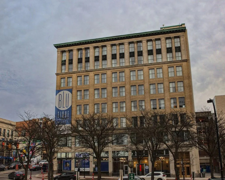 BLU-Tique, Akron, a Tribute Portfolio Hotel