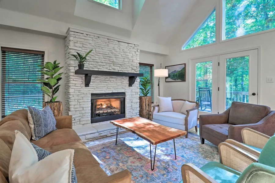 2 Mi to Sapphire Resort: Home w/ Hot Tub & Games!