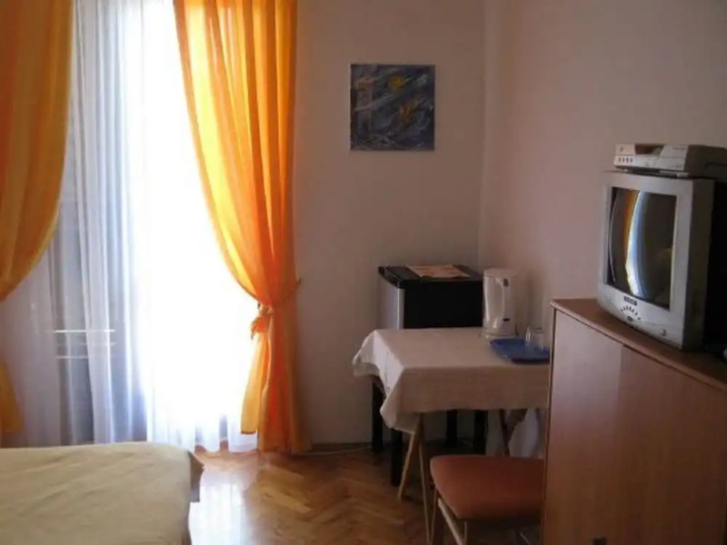 Apartments and Rooms On the Beach