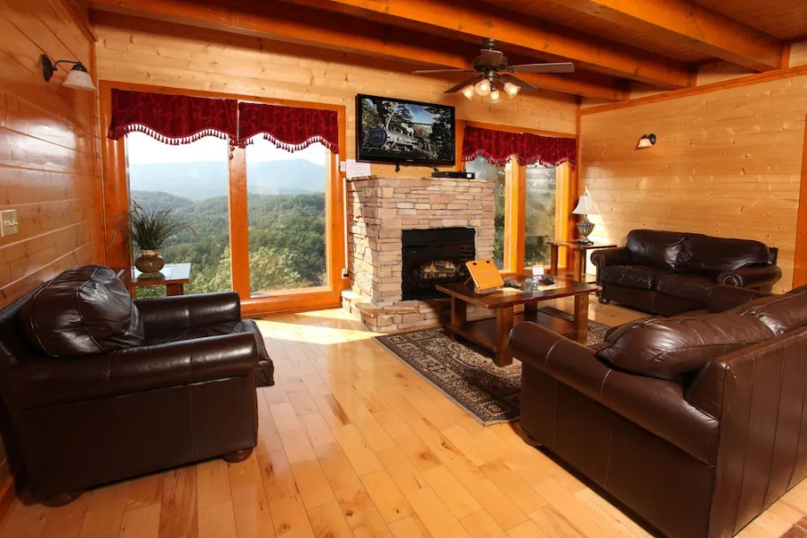 Paradise Mountain Pool Lodge