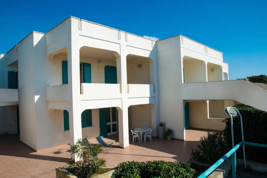 Luxurious Villa in Torre Suda with Jacuzzi