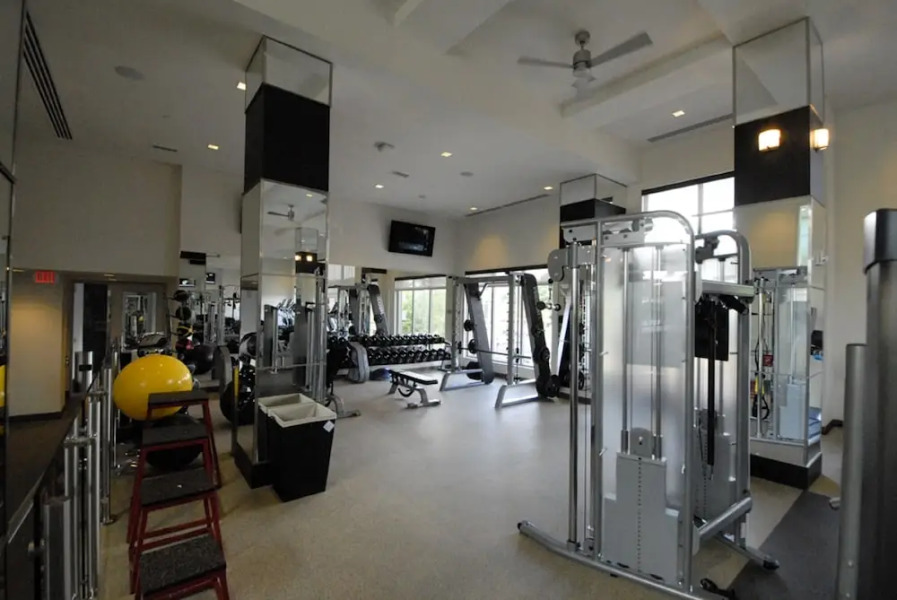 Global Luxury Suites at Town Center South