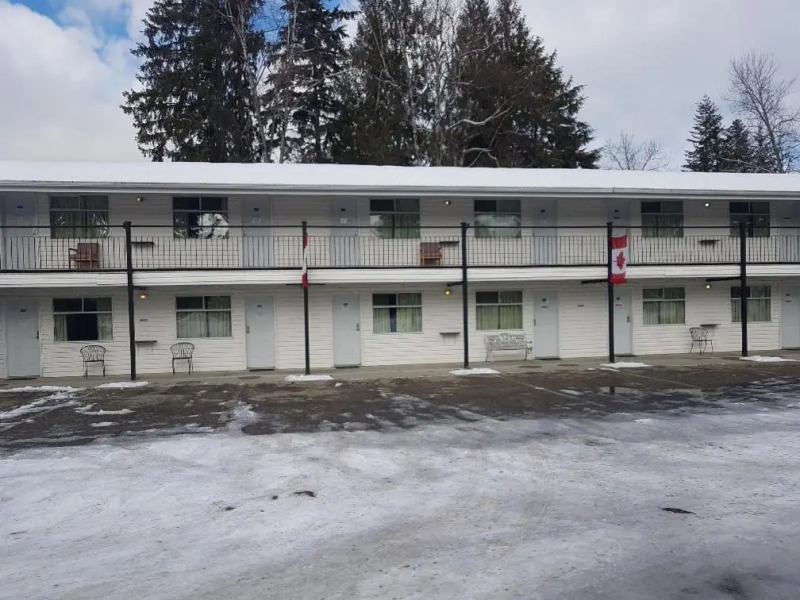 Anchor Riverfront Motel