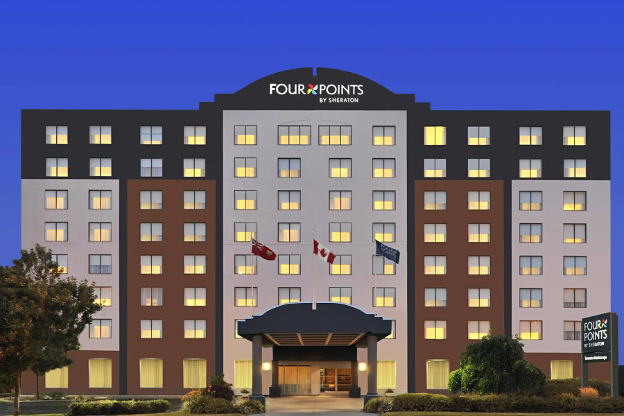 Отель Four Points by Sheraton Toronto Mississauga