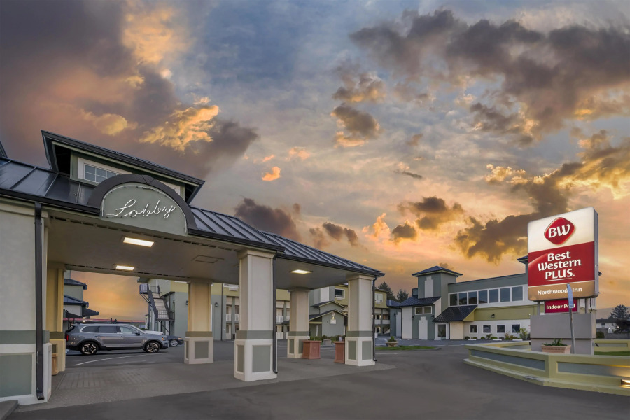 Best Western Plus Northwoods Inn