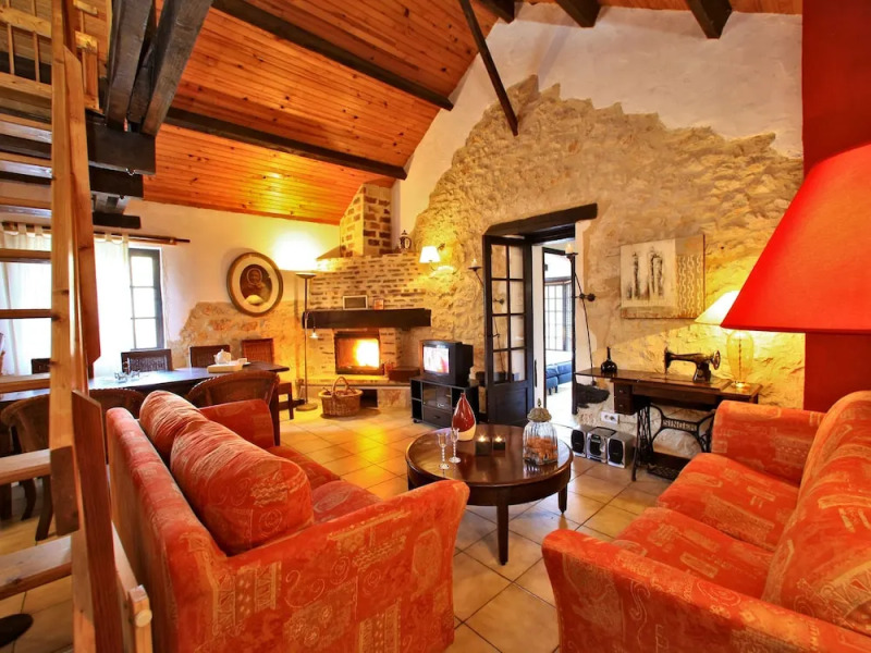 Luxurious Mansion in Souillac With Swimming Pool