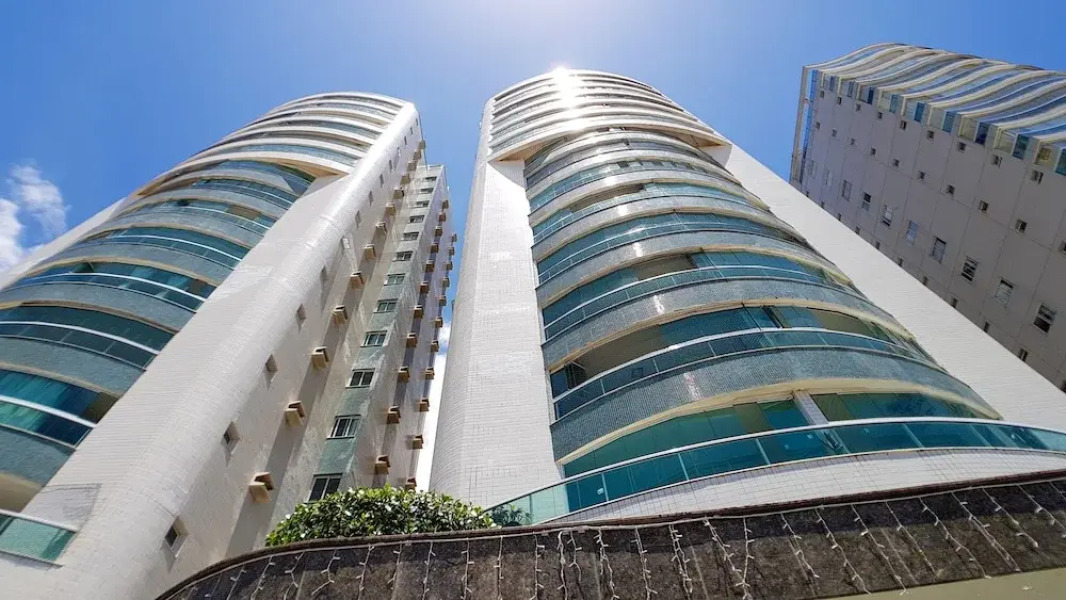 Luxo e Conforto com Vista do Mar de VV