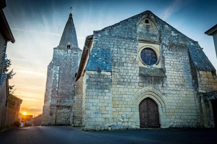 House With 4 Bedrooms in Mouterre-silly, With Pool Access, Enclosed Ga