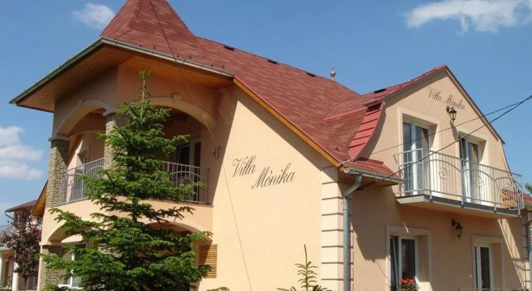 Villa Mónika
