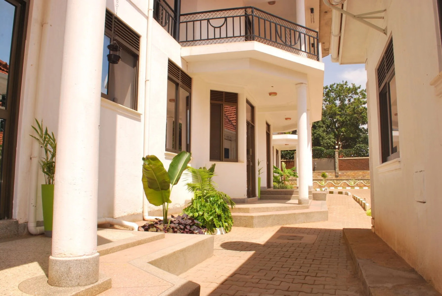 Mowicribs Hotel & Spa