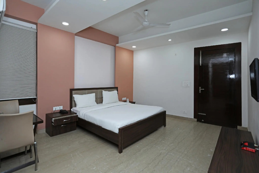SPOT ON 73715 G.C Jain Atithi Grah(Guest House)