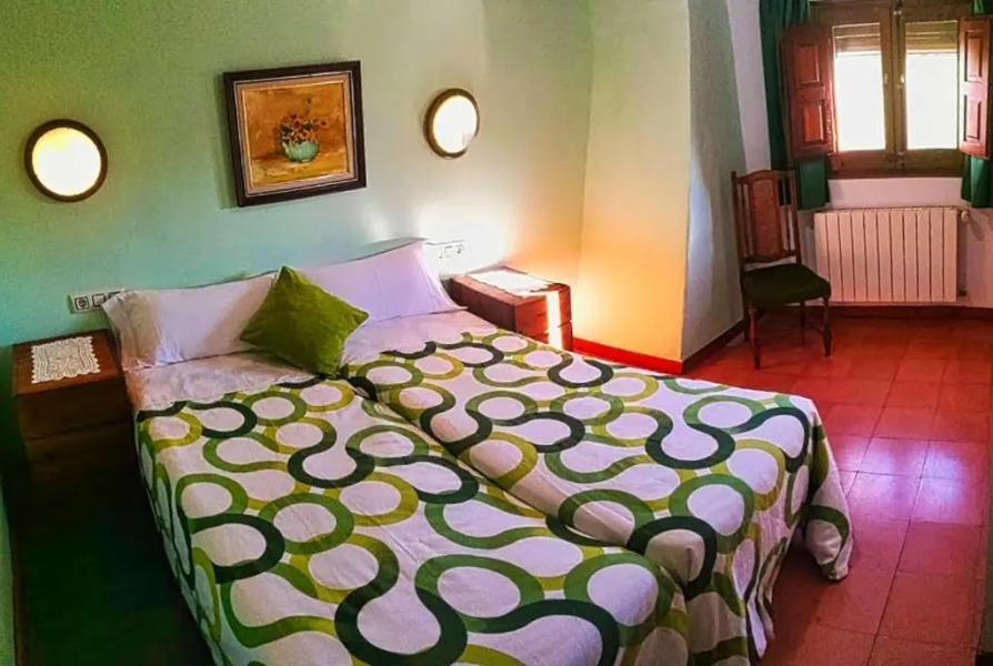 Casa rural exclusiva con 9 hab 16-25pax con piscina privada y BBQ cubierta