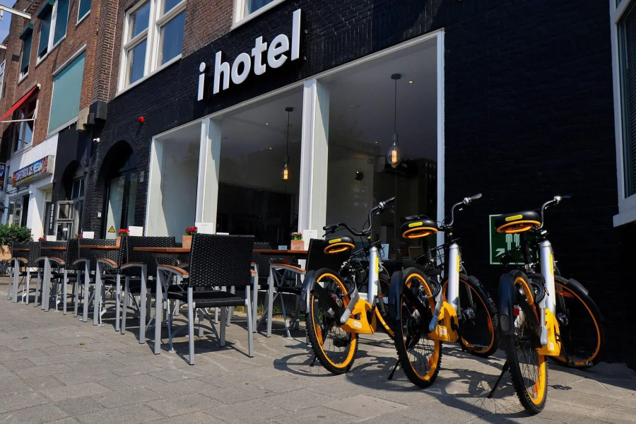 I Hotel