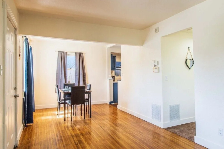 Cozy Oakland 2 Bedroom w/ Backyard