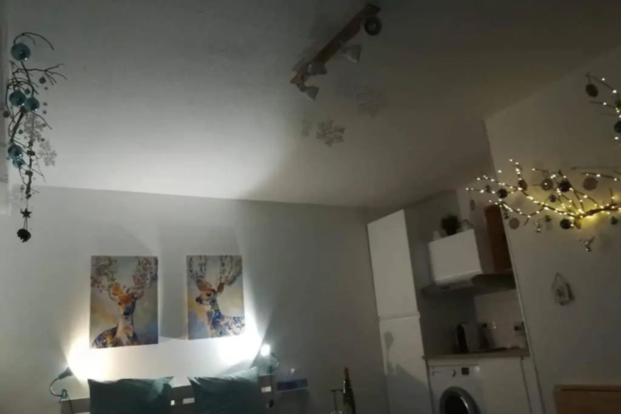 Studio renové en RDJ dans résidence de standing