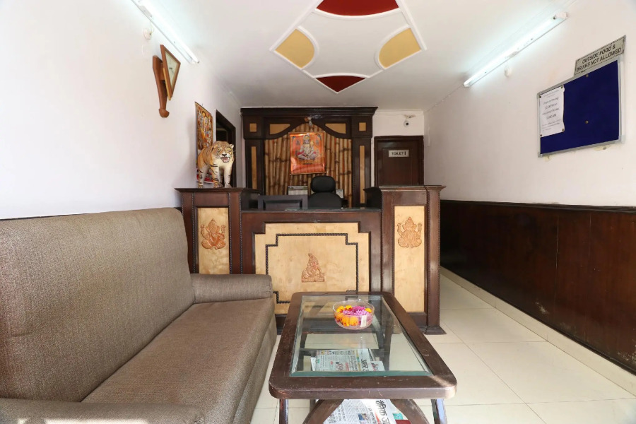 OYO 27612 Maitri Holiday Home