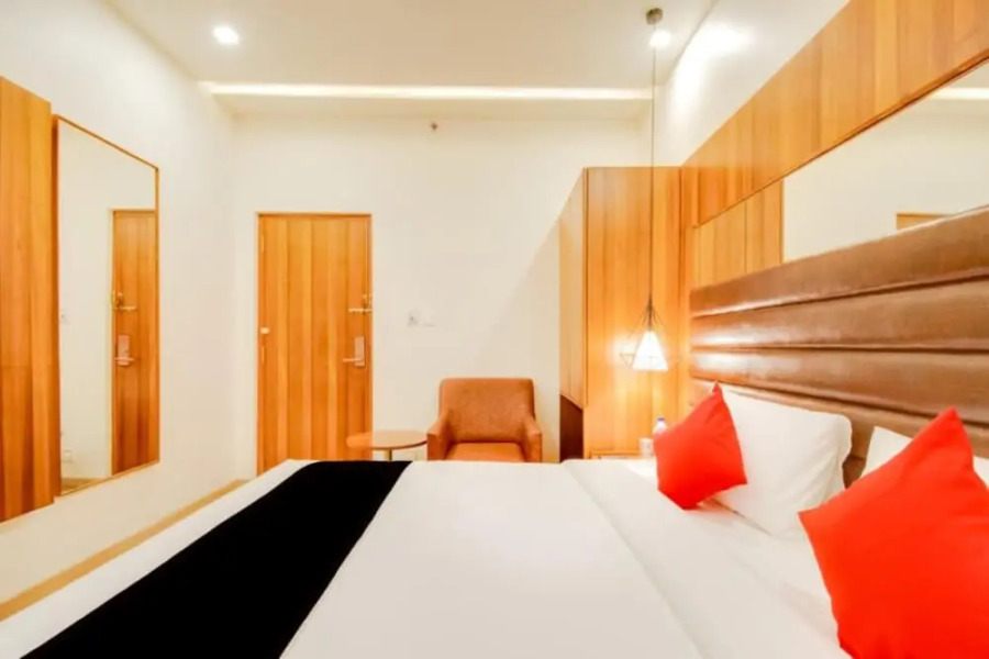 Capital O 62639 Inn The Centre