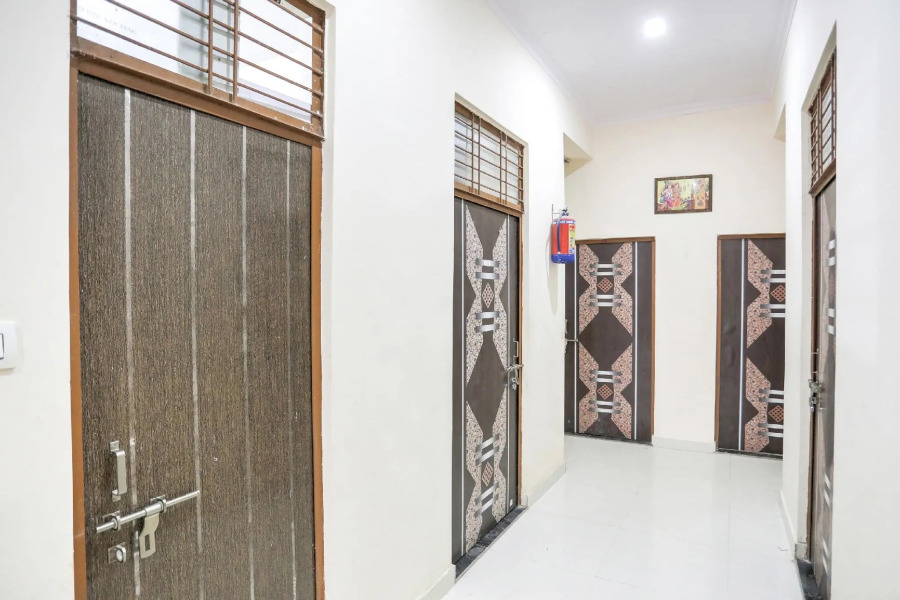 OYO 77842 Triveni Darshan