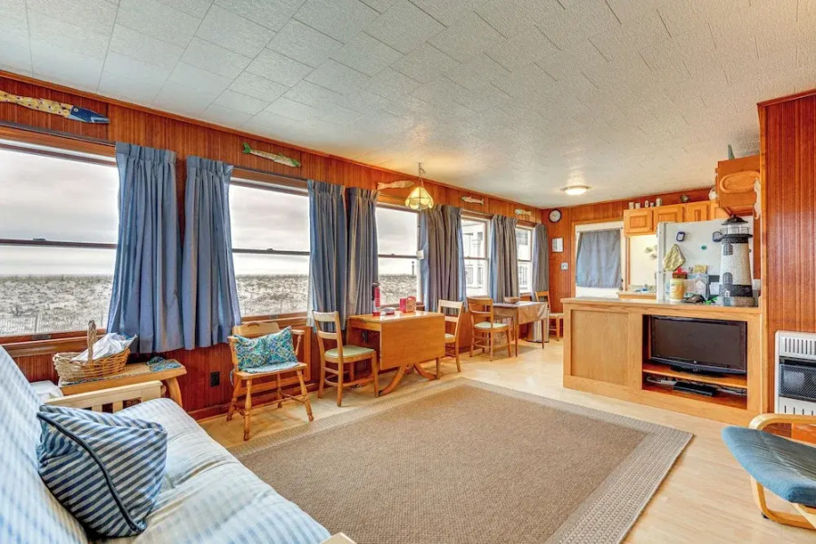 Beachfront Lavallette Home - 2 Mi to Casino Pier!