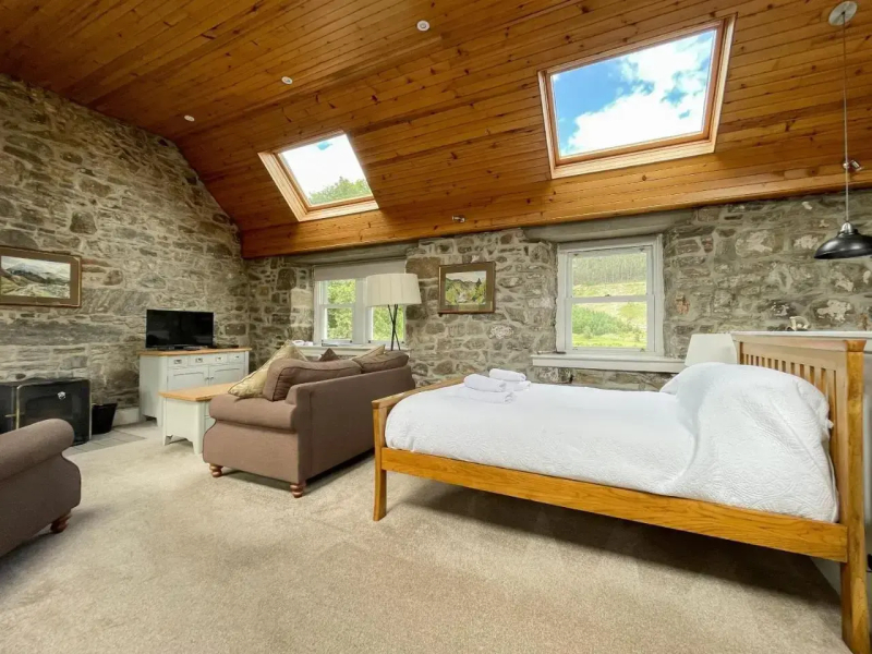 Glacour Studio Cottage