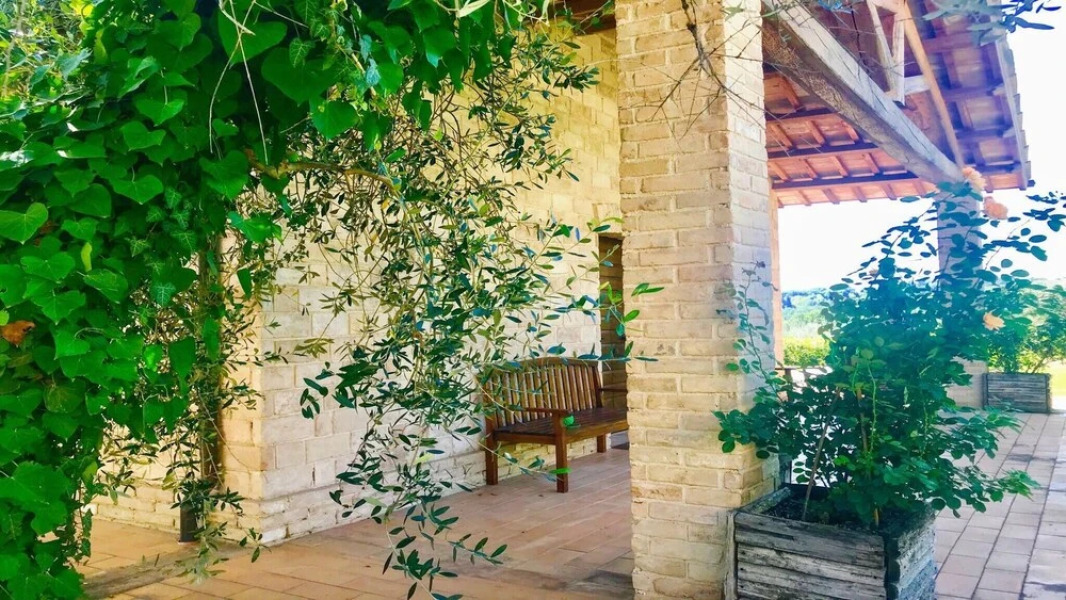 04 Pool Spoleto Tranquilita - Yoga Studio - A Sanctuary of Dreams and Peace 04