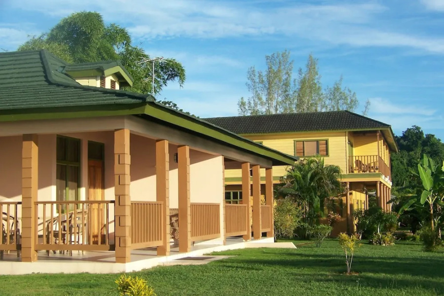 Rhodes Beach Resort Negril