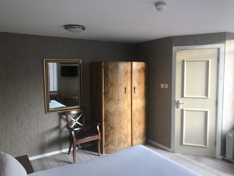 Sir Thomas Hotel