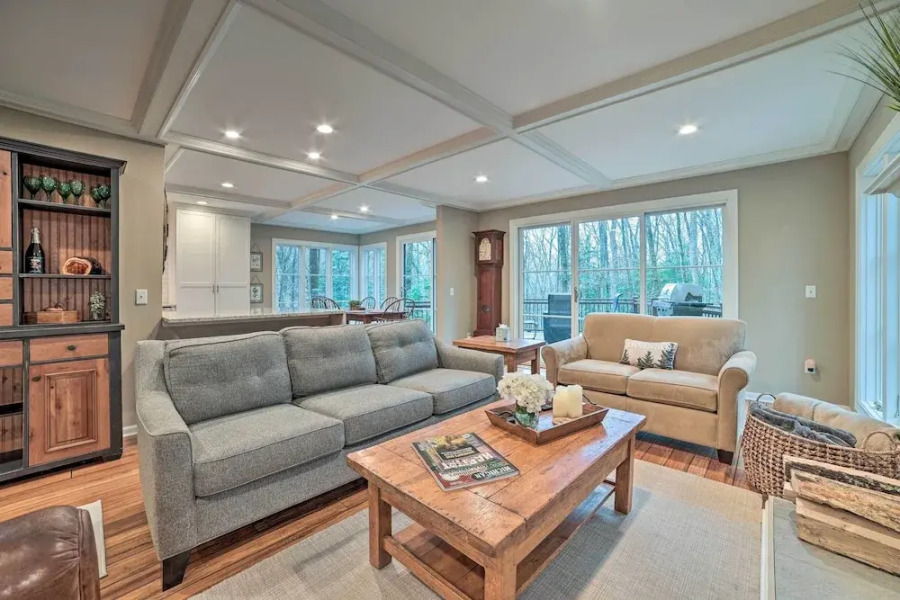 Harbor Springs Retreat ~ 5 Mi to Downtown & Beach!