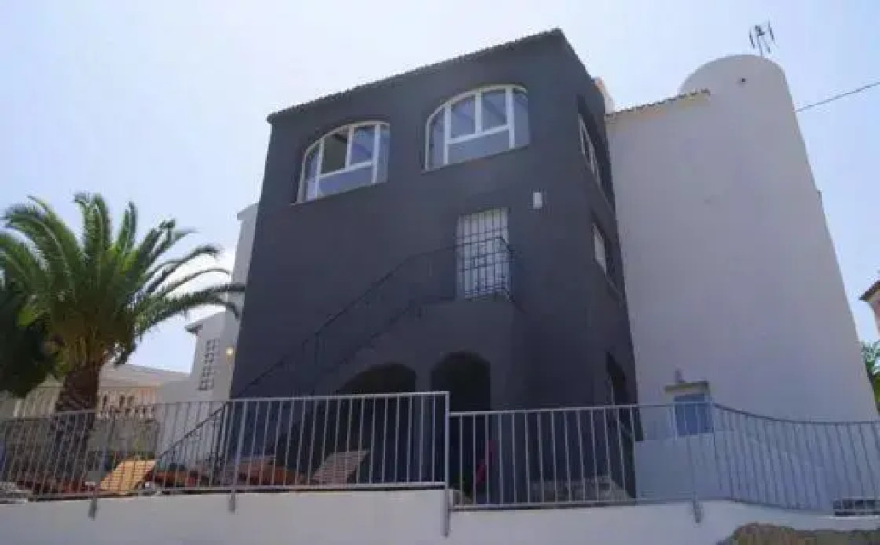 Villa with pool, mountain views, in Javea